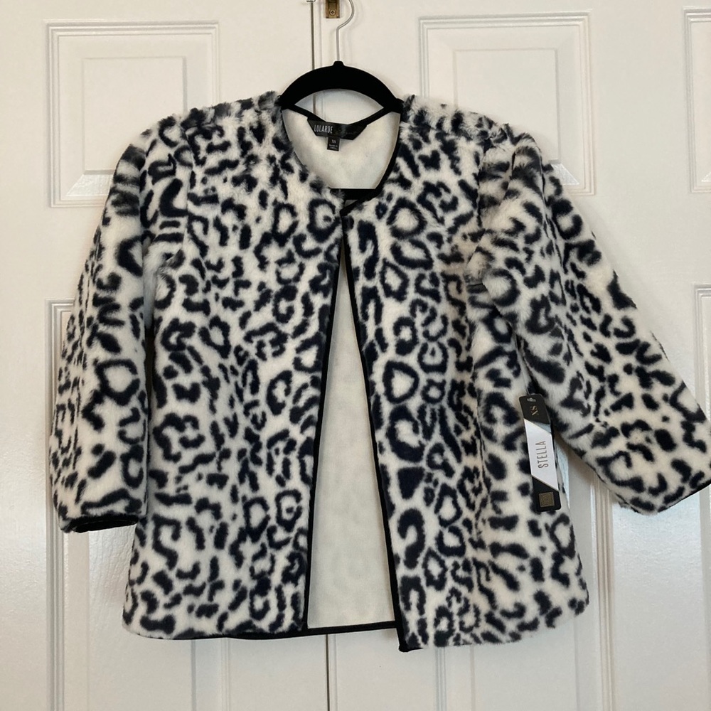 Faux fur jacket by Lularoe 🌟